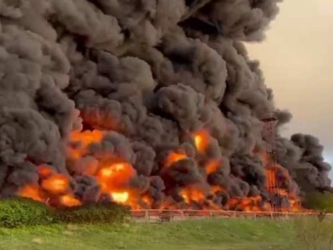 Взрыв и мощнейший пожар в Севастополе: враг атаковал нефтебазу 